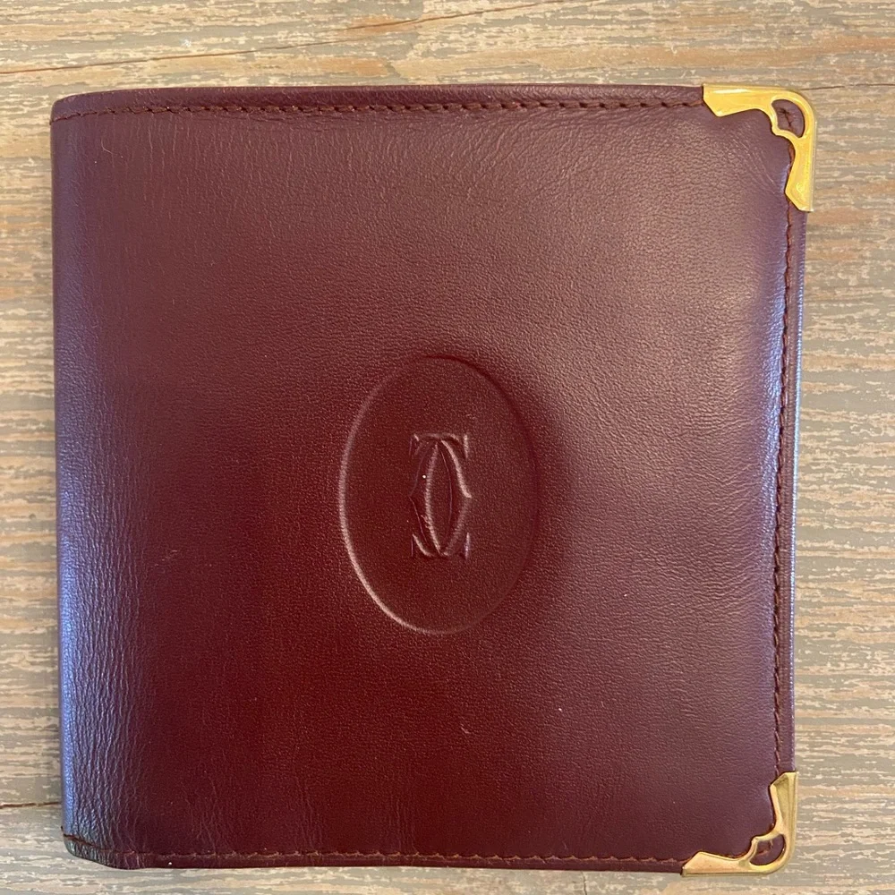 AUTHENTIC!! CARTIER Burgandy Calfskin Leather Wallet. luxury